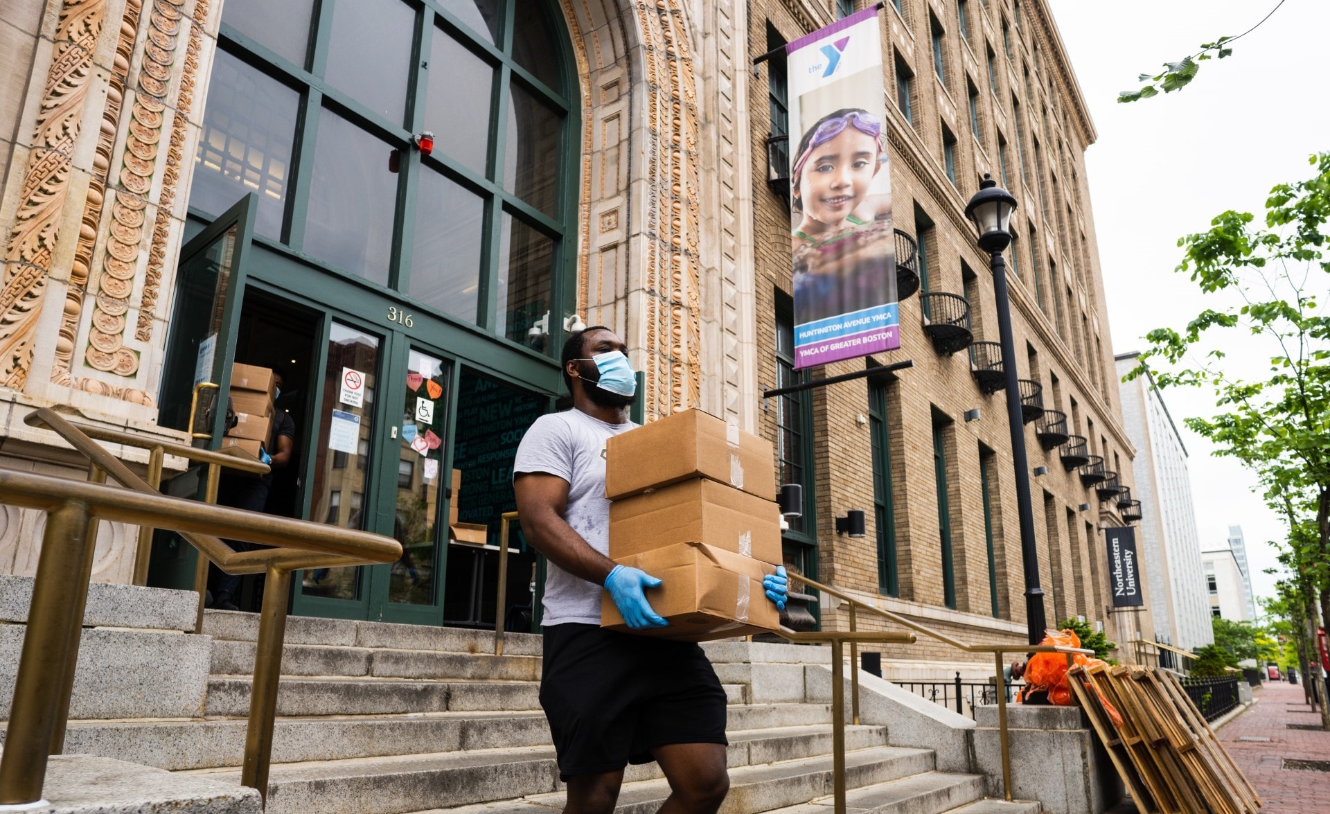 DONATE TO THE Y TO HELP STRENGTHEN GREATER BOSTON